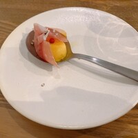 レ・ピコロ - 生ハム、マンゴーアイス、ピンクペッパー