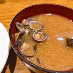 アレックス - お椀の中はシジミ汁で
酒飲みにはサプリみたいなもので
ホッとしちゃいますよね。