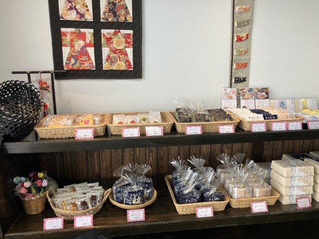 梅花堂　 本町店（バイカドウ） - 本塩釜（和菓子）の写真