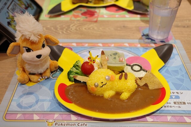 ポケドール　お菓子缶　レア　ポケモンセンター　　　レックウザ　ラティアス ポケモンカード コレクションファイル リザードン ラティオス