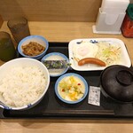 松屋 - ソーセージエッグ定食 ミニ牛皿／特盛