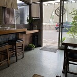 岡山屋 - 店内