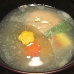 菊乃井 - 大根を薄くはった氷に見立てた椀温かいのですよ！（笑）