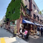 オープンカフェ まるごとやまなし館 - なんだかパリみたい