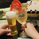 まど居 - 先ずは、Takaクシーはビール✨私は白ワイン✨
