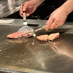 まど居 - 手際良くカット✨