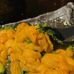 まど居 - ウニホーレンアップ✨雲丹様✹‪(ᯅ̈ )✹の下にバターソテーされたほうれん草がこのコラボ溜まりません✨