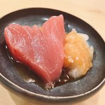 木挽町 とも樹 - 三重のの鰹。新玉葱卸でいただきます