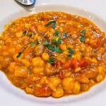 aniko enoshima - チャバッロ いろいろお豆。ひよこ豆、うずら豆、レンズ豆など色々な豆のマルケ風煮込み料理。隠し味の豚皮が脂味とコクを出してる。