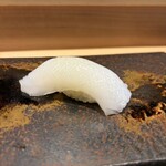 壽志 丈太朗 - 答えはこちら❣️  【障泥鳥賊】アオリイカ 
      　「障泥」とは、馬具の一種で、馬の鞍（くら）ヒレが泥除けに似ているので この字が付いたそうです✨️