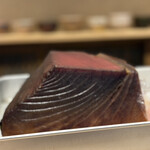 壽志 丈太朗 - 本日のマグロ様〜  宮城の塩釜 2週間寝かせています