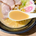 プラザ・屋台 - 味噌ラーメンのスープ