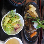 ハンバーグセット（１２３３円）※最近の食べログ、なぜか、反転してアップロードされる・・・。