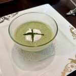 ルヴェール - ◉ スープ
      グリーンアスパラの冷製クリームスープ
      　☘️あえて粗挽きスープにすることで、
      　　素朴感が出て食べ応えがありました！