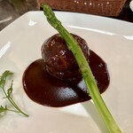 ルヴェール - ◉ お肉料理
      ビーフハンバーグ デミグラスソース
      大根のコンフィー