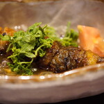 瞬 - じゅんさいと相性の良いトマト、そして花山椒を添えて。