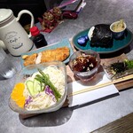 ほびーい喫茶店 - とんかつそーめんおにぎり (お値段お任せ)。
