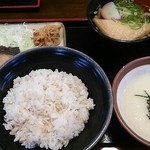 山小屋食堂 - 峠の麦とろ丼ミニうどんセット８８０円