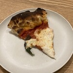 400℃ - PIZZA「マルゲリータ」(切り分け後)