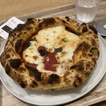 400℃ - PIZZA「マルゲリータ」(税込1,799円)