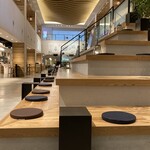 400℃ - 内観(※お店は商業施設「mori no machi」のフードホール内にあります)