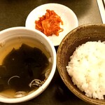 徳壽  - 写真のご飯は小盛。大盛もOKでした。