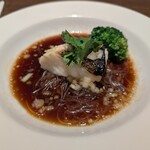 300157374 - 鮮魚の強火蒸し香港醤油ソース