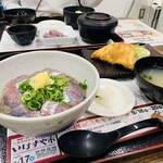 内浦漁協直営 いけすや - 満腹御膳(活アジ丼＋活アジフライ大のセット)1925円