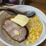 麺屋 エイト - 濃厚味噌らーめん　1000円　　　　　　　　　　　　　トッピングでバター＋コーン