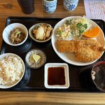 風和里 - アジフライ定食の全貌(o^^o)