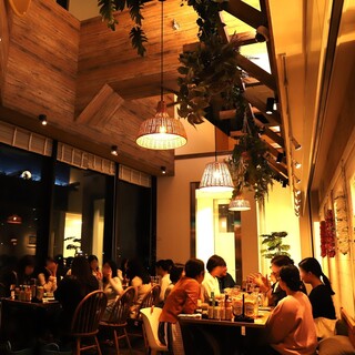 《枚方モールでお洒落なひととき》ハワイにいるような気分を満喫