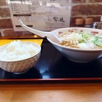 らーめん 紫龍 - 2025年５月　横から