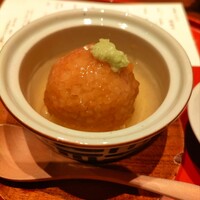 日本料理おばな - 馬鈴薯饅頭の吉野葛中に鴨丸が入ってます