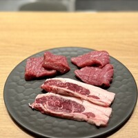 金山成吉思汗 - 国産（ロース、しんたま、そともも）