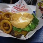 Teddy's Bigger Burgers - 2013年のオリジナル･バーガー(ビッゲスト･コンボ､チェダーチーズ､オニオンリング)＄13.68