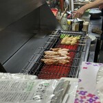 鳥ぶんjiro店 - 目の前で焼かれる手羽や焼鳥♡♡♡