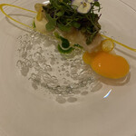 レストラン ラ・フロレゾン・ドゥ・タケウチ - アスパラと貝の前菜。