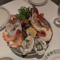 ロウリーズ・ザ・プライムリブ 恵比寿ガーデンプレイス店 - サーモン美味しい