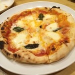 なんちゃってイタリアン縁 - マルゲリータ(^-^)/
            チーズトロトロ！