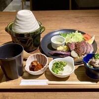 ザ・マイルストーン - モバイルオーダーから呼びベルがあったら取りに行く（土釜がかなり重いです）