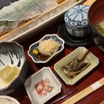 対馬のどぐろとイカ活き造り 博多 魚蔵 都ホテル店 - 