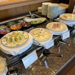 ガーデニア(ホテルマイステイズプレミア成田) - メロンのロールケーキ　ブランケーキ　いちごケーキ