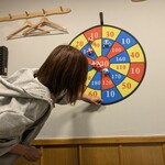 大嘉麻屋 - 店内にガビョウが落ちていた