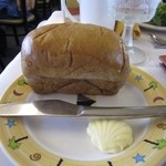 Star of Honolulu - 2013年の焼き立てのポイブレッドのローフとバター