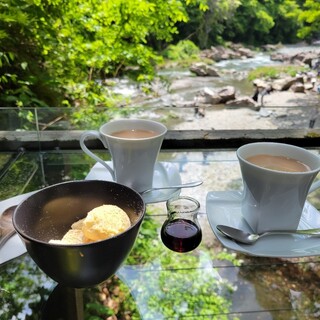 野外テラス 水の音_1