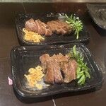 まど居 - ヒレ(上)＆ロース(下) レアでいただき〜(*´ч`*)