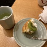 木曽路 北新地店 - キウイのデザートケーキ