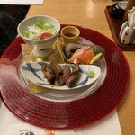 木曽路 北新地店 - 肉にサーモン、サラダ