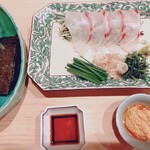 300199344 - 鯛　鮟肝ソースと薬味を海苔巻