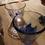 北海道食市場 丸海屋 - いびつなグラスは琉球ガラスかな？おしゃれ！